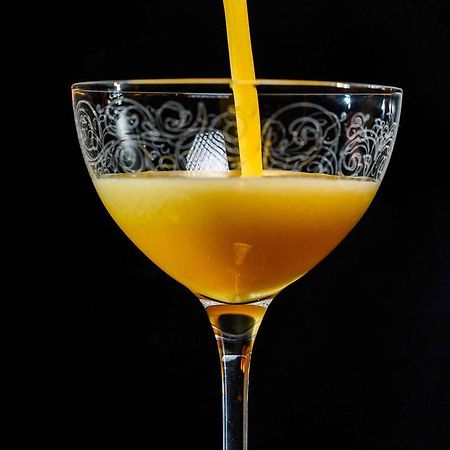 Pullman Riga Old Town Hotel Ngoại thất bức ảnh A glass of orange juice