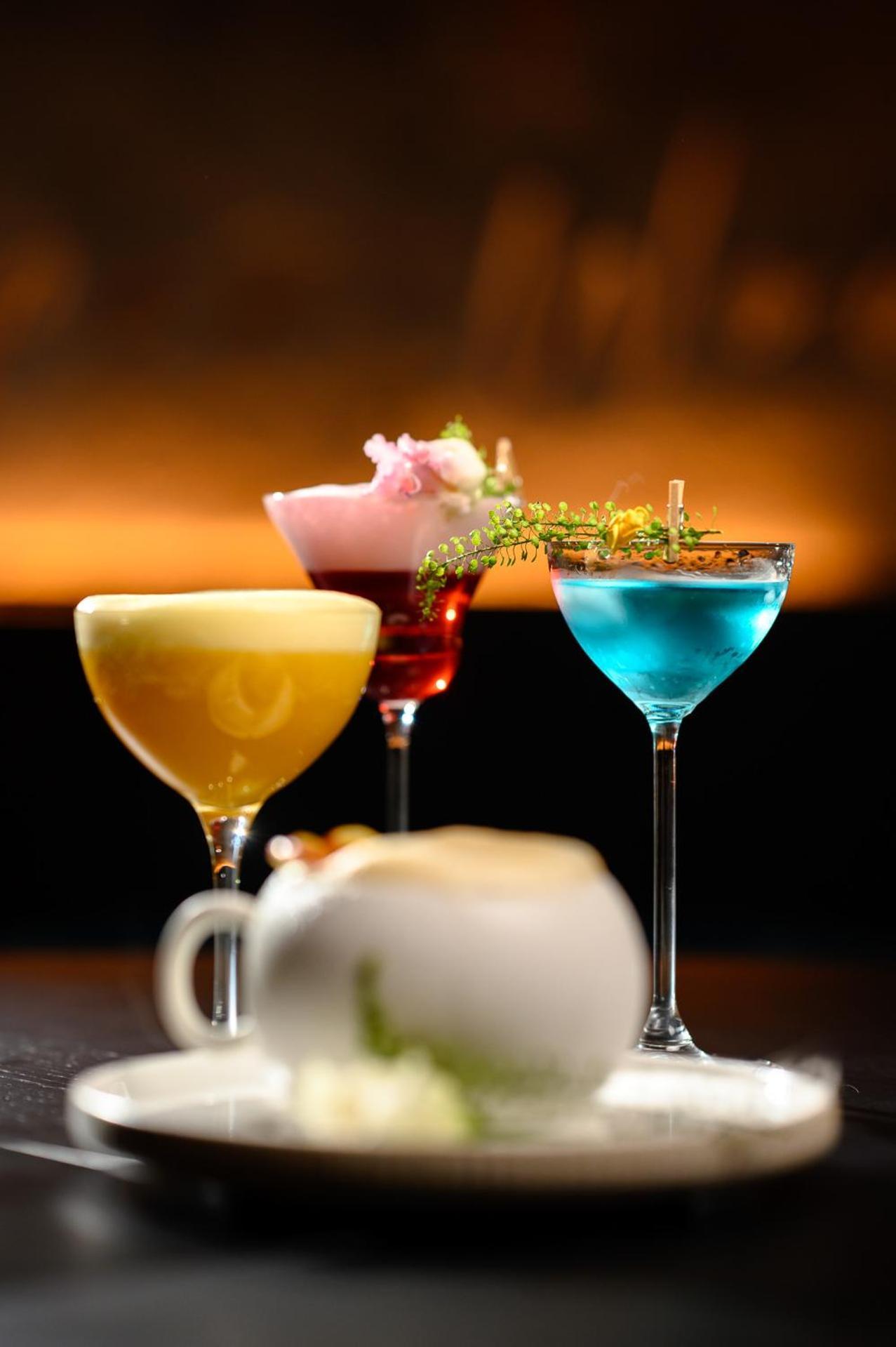 Pullman Riga Old Town Hotel Ngoại thất bức ảnh A selection of cocktails