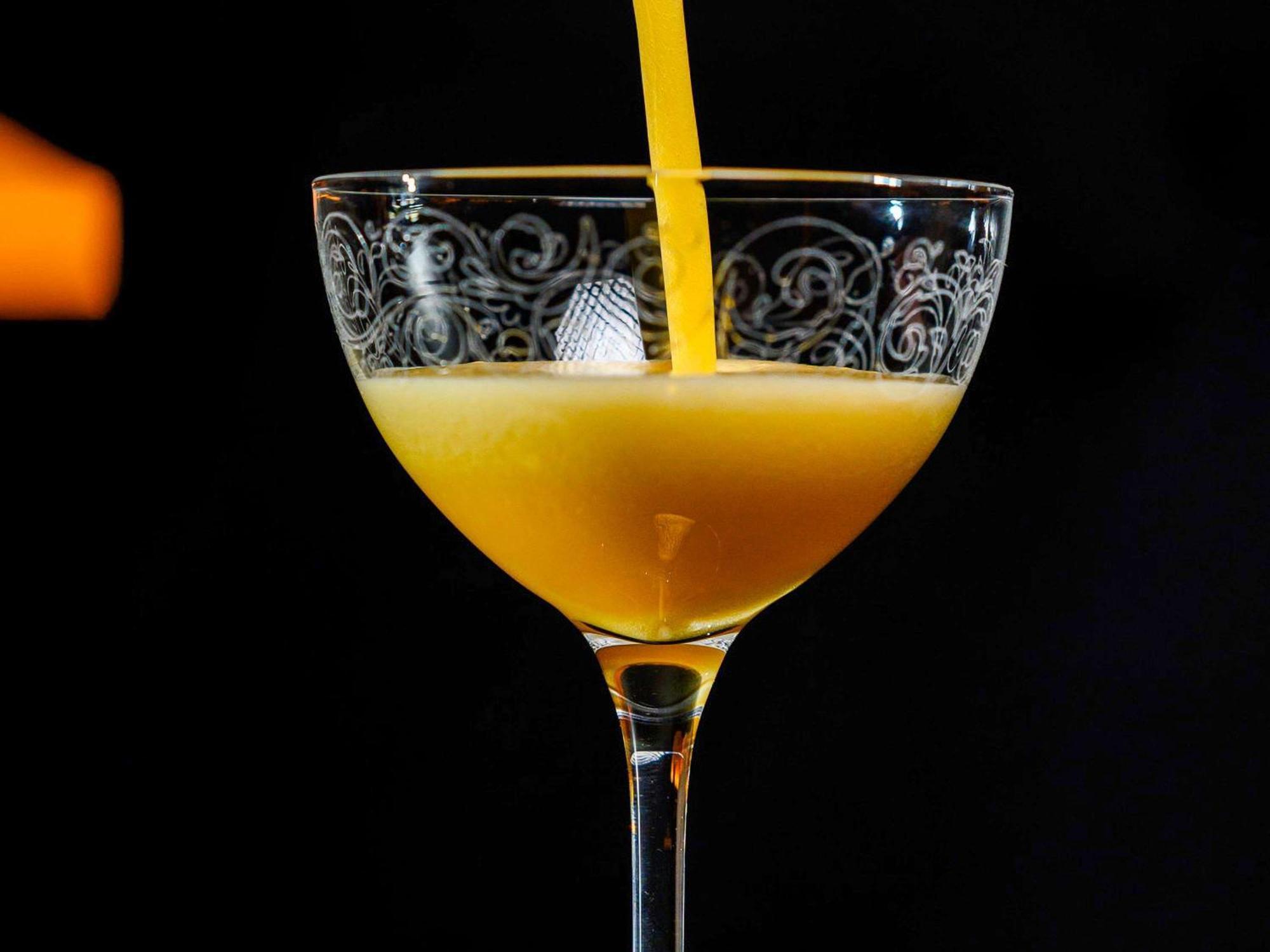 Pullman Riga Old Town Hotel Ngoại thất bức ảnh A glass of orange juice
