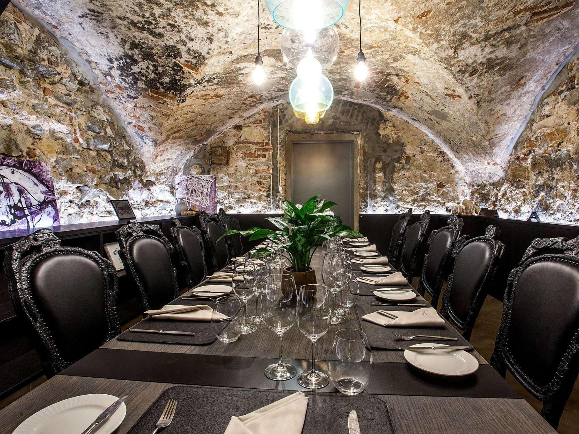 Pullman Riga Old Town Hotel Ngoại thất bức ảnh The restaurant's private dining room
